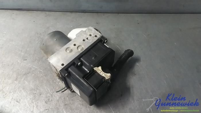 Begagnade ABS-pump Ford Mondeo Pris € 15,00 Marginaltabell erbjuds av Klein Gunnewiek Autodemontage & Motorentechniek