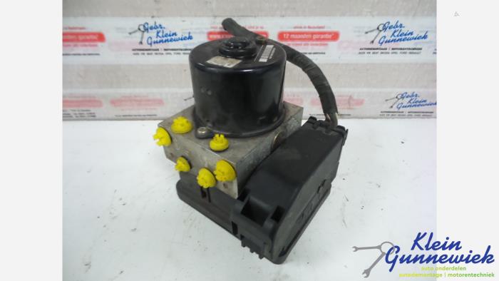 Usagé Pompe ABS Ford Fiesta Prix € 18,00 Règlement à la marge proposé par Klein Gunnewiek Autodemontage & Motorentechniek