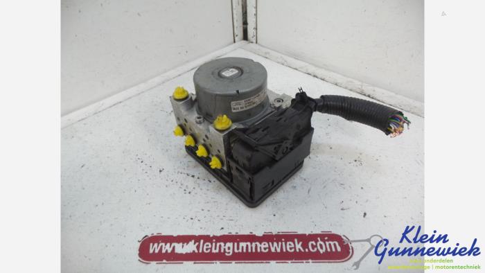 Begagnade ABS-pump Ford Mondeo Pris € 98,00 Marginaltabell erbjuds av Klein Gunnewiek Autodemontage & Motorentechniek