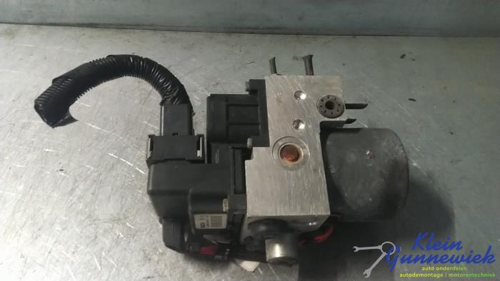 Begagnade ABS-pump Ford Transit Pris € 17,00 Marginaltabell erbjuds av Klein Gunnewiek Autodemontage & Motorentechniek
