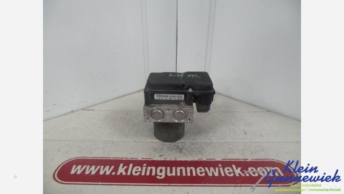 Gebrauchte ABS Pumpe Ford Transit Preis € 17,00 Margenregelung angeboten von Klein Gunnewiek Autodemontage & Motorentechniek