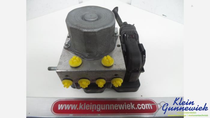 Begagnade ABS-pump Mercedes Citan Pris € 57,00 Marginaltabell erbjuds av Klein Gunnewiek Autodemontage & Motorentechniek
