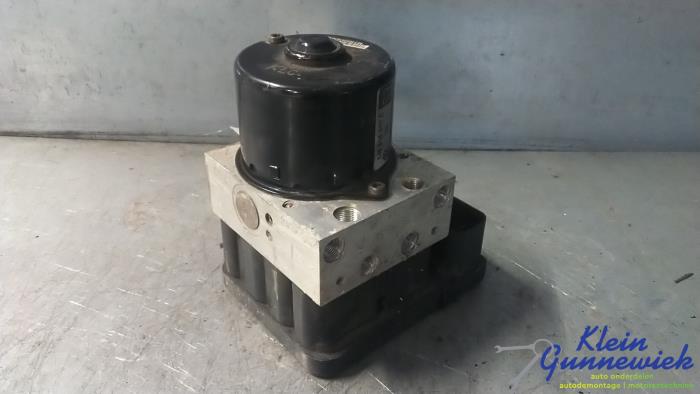 Usagé Pompe ABS Volkswagen Golf Prix € 20,00 Règlement à la marge proposé par Klein Gunnewiek Autodemontage & Motorentechniek