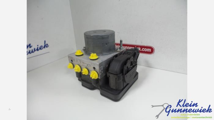 Begagnade ABS-pump Opel Corsa Pris € 28,00 Marginaltabell erbjuds av Klein Gunnewiek Autodemontage & Motorentechniek