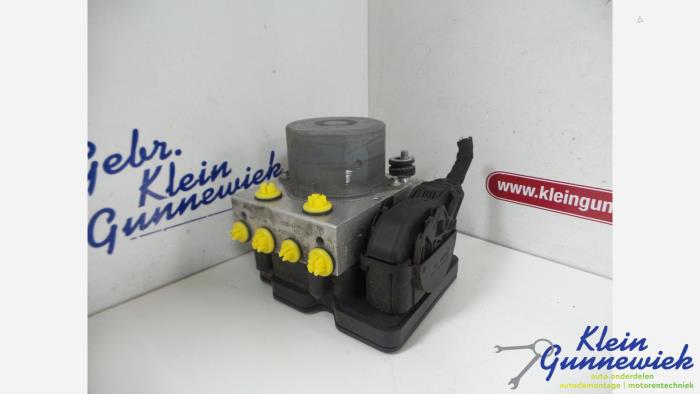 Begagnade ABS-pump Opel Corsa Pris € 28,00 Marginaltabell erbjuds av Klein Gunnewiek Autodemontage & Motorentechniek