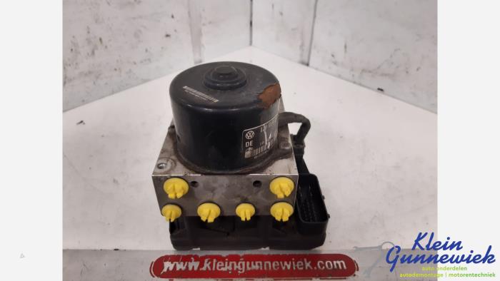 Used ABS pump Volkswagen Bora Price € 26,00 Margin scheme offered by Klein Gunnewiek Autodemontage & Motorentechniek