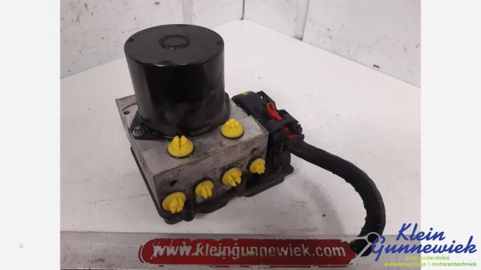 Usagé Bloc ABS Volkswagen Polo Prix € 80,00 Règlement à la marge proposé par Klein Gunnewiek Autodemontage & Motorentechniek