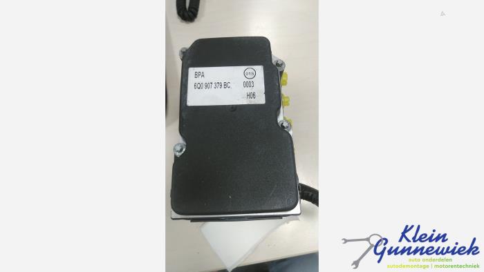 Usagé Pompe ABS Volkswagen Polo Prix € 38,00 Règlement à la marge proposé par Klein Gunnewiek Autodemontage & Motorentechniek