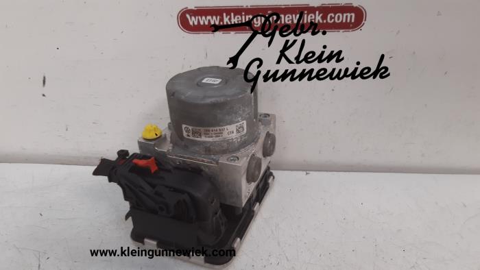 ABS pump from a Volkswagen Caddy 2015