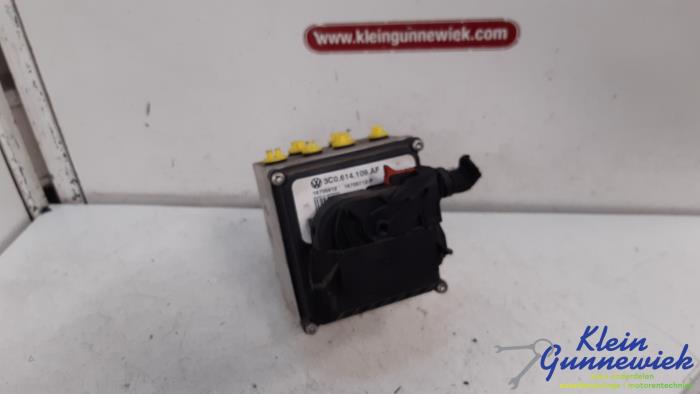 Begagnade ABS-pump Volkswagen Passat Pris € 17,00 Marginaltabell erbjuds av Klein Gunnewiek Autodemontage & Motorentechniek