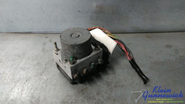 Begagnade ABS-pump Renault Twingo Pris € 47,00 Marginaltabell erbjuds av Klein Gunnewiek Autodemontage & Motorentechniek