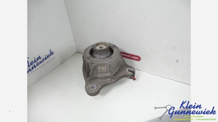 Used Engine mount Mercedes Vito Price € 25,00 Margin scheme offered by Klein Gunnewiek Autodemontage & Motorentechniek