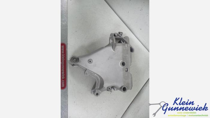 Usagé Support moteur Volkswagen Golf Prix € 26,00 Règlement à la marge proposé par Klein Gunnewiek Autodemontage & Motorentechniek