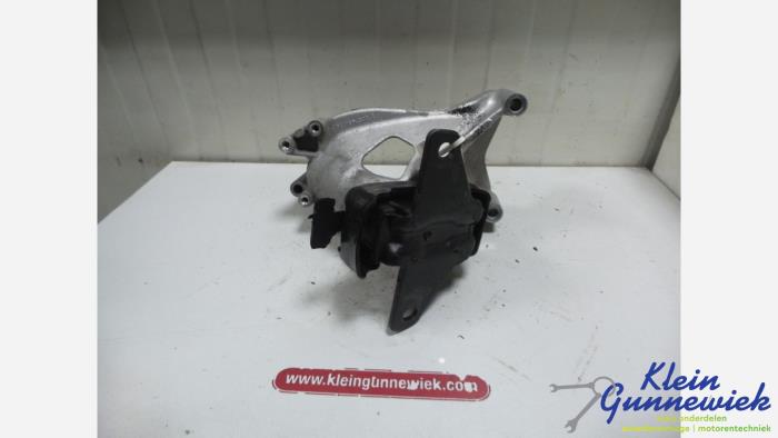 Used Engine mount Volkswagen Amarok Price € 20,00 Margin scheme offered by Klein Gunnewiek Autodemontage & Motorentechniek