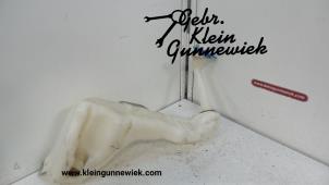 Usagé Réservoir lave-glace avant Volkswagen Amarok Prix € 30,00 Règlement à la marge proposé par Gebr.Klein Gunnewiek Ho.BV