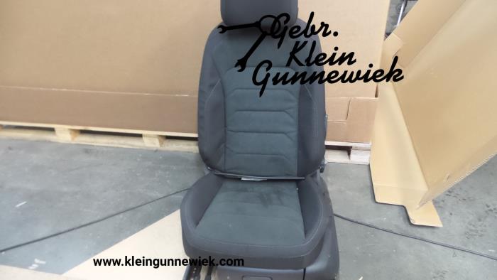 Sitze Sitzgarnitur Alcantara/stoff Satinschwarz VW Tiguan in Aachen -  Aachen-Haaren, Ersatz- & Reparaturteile