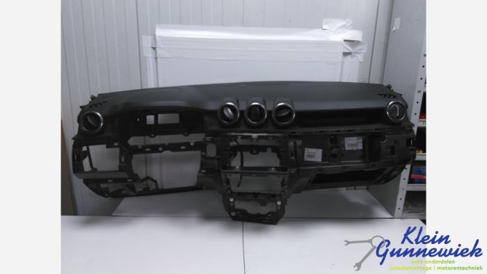 Usados Salpicadero Dacia Duster Precio € 395,00 Norma de margen ofrecido por Klein Gunnewiek Autodemontage & Motorentechniek
