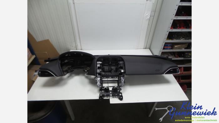 Usados Salpicadero Jaguar F-Pace Precio € 547,00 Norma de margen ofrecido por Klein Gunnewiek Autodemontage & Motorentechniek