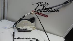 Gebrauchte Türschlossmechanik 4-türig links vorne Volkswagen Golf Preis € 50,00 Margenregelung angeboten von Gebr.Klein Gunnewiek Ho.BV