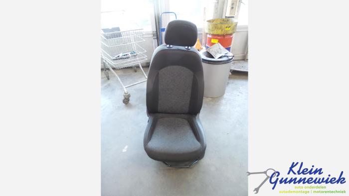 Używane Fotel lewy Opel Adam Cena € 126,00 Procedura marży oferowane przez Klein Gunnewiek Autodemontage & Motorentechniek