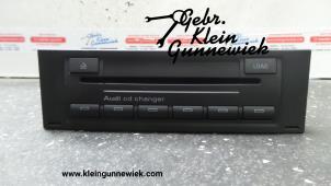 Usagé Changeur de CD Audi A4 Prix € 60,00 Règlement à la marge proposé par Gebr.Klein Gunnewiek Ho.BV