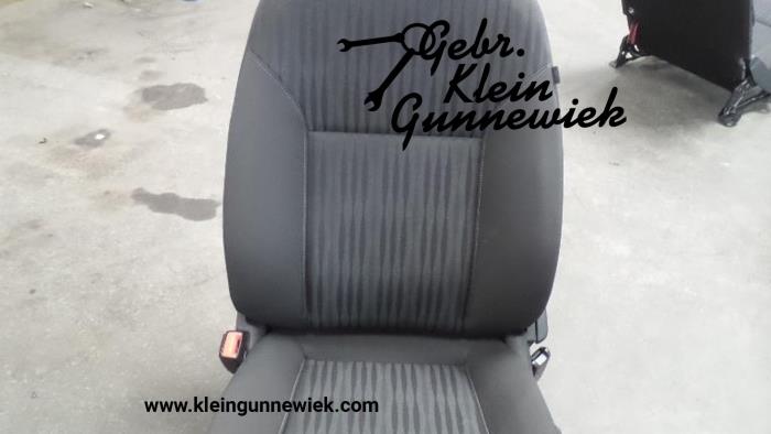 Seat, left from a Opel Zafira 2016