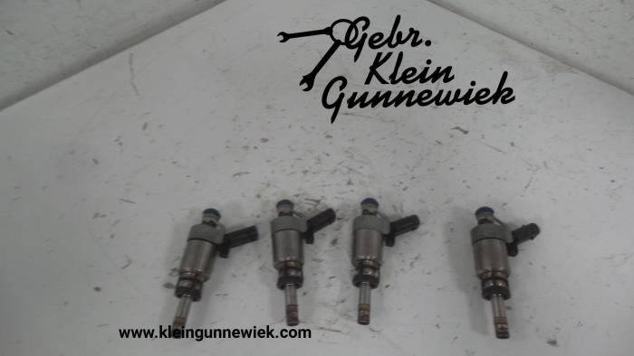 Injector (petrol injection) Audi A3 - 06H906036H CDA BOSCH