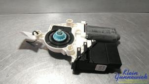 Używane Silnik szyby drzwiowej Volkswagen Golf Cena € 40,00 Procedura marży oferowane przez Klein Gunnewiek Autodemontage & Motorentechniek