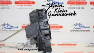 Usagé Serrure avant droite Opel Antara Prix € 35,00 Règlement à la marge proposé par Gebr.Klein Gunnewiek Ho.BV