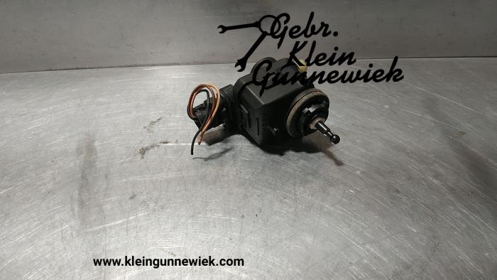 Headlight motor from a Renault Twingo 2003