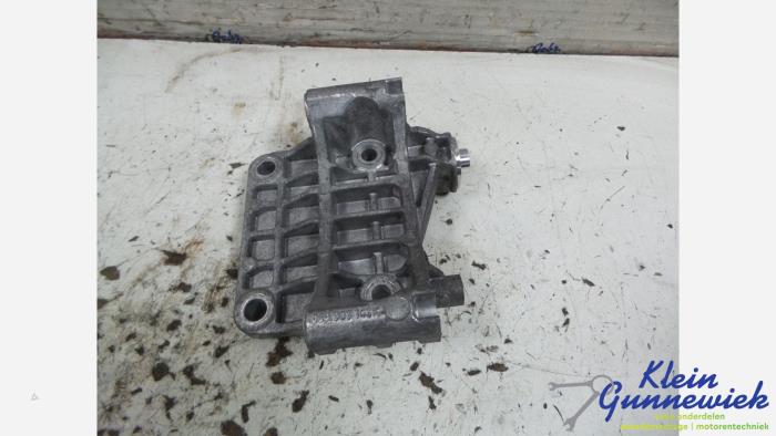 Usagé Support dynamo bas Audi A6 Prix € 18,00 Règlement à la marge proposé par Klein Gunnewiek Autodemontage & Motorentechniek