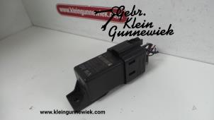 Used Glow plug relay Volkswagen Touareg Price € 30,00 Margin scheme offered by Gebr.Klein Gunnewiek Ho.BV
