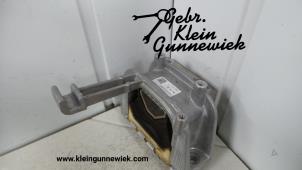 Used Engine mount Volkswagen Passat Price € 50,00 Margin scheme offered by Gebr.Klein Gunnewiek Ho.BV