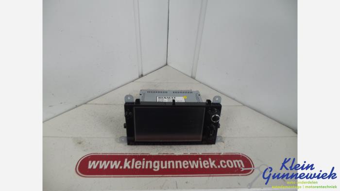 Usagé Système navigation Renault Clio Prix € 196,00 Règlement à la marge proposé par Klein Gunnewiek Autodemontage & Motorentechniek