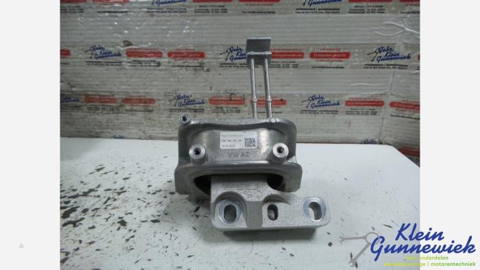 Used Engine mount Volkswagen Passat Price € 28,00 Margin scheme offered by Klein Gunnewiek Autodemontage & Motorentechniek