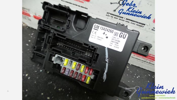 Begagnade Säkringsbox Opel Corsa Pris € 76,00 Marginaltabell erbjuds av Klein Gunnewiek Autodemontage & Motorentechniek