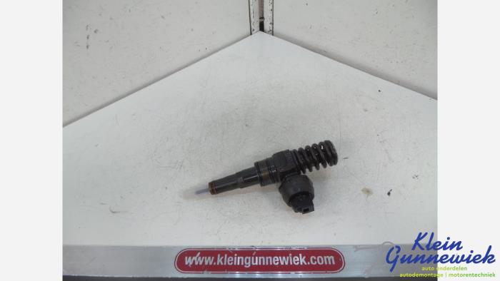 Używane Wtryskiwacz (Diesel) Volkswagen Passat Cena € 50,00 Procedura marży oferowane przez Klein Gunnewiek Autodemontage & Motorentechniek