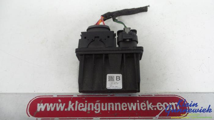 Usagé Ordinateur Adblue Volkswagen E-Golf Prix € 24,00 Règlement à la marge proposé par Klein Gunnewiek Autodemontage & Motorentechniek