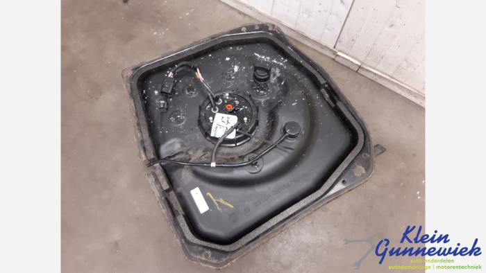 Gebrauchte Adblue Tank Volkswagen Passat Preis € 162,00 Margenregelung angeboten von Klein Gunnewiek Autodemontage & Motorentechniek
