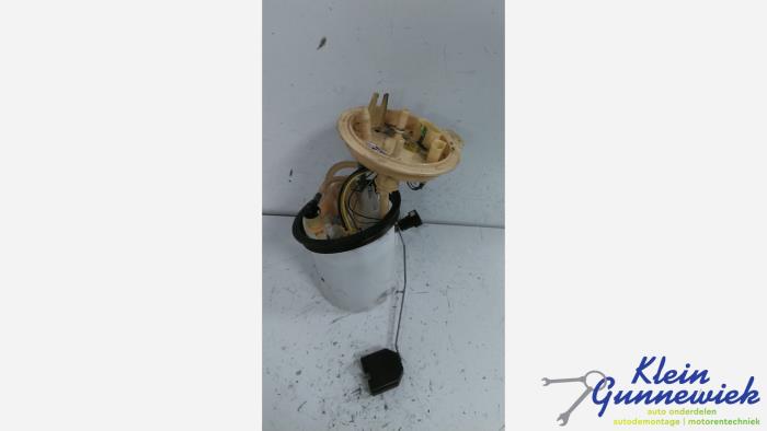 Usagé Pompe à carburant Volkswagen Passat Prix € 112,00 Règlement à la marge proposé par Klein Gunnewiek Autodemontage & Motorentechniek