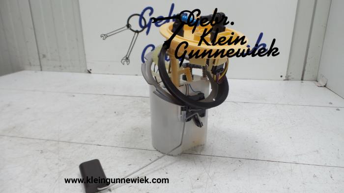 Electric fuel pump from a Volkswagen Golf 2019