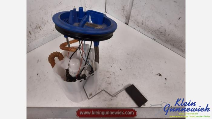 Usagé Pompe à carburant Volkswagen Passat Prix € 109,00 Règlement à la marge proposé par Klein Gunnewiek Autodemontage & Motorentechniek
