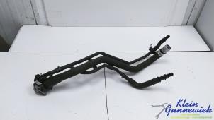 Begagnade Påfyllningsrör, bränsletank Hyundai Kona Pris € 40,00 Marginaltabell erbjuds av Klein Gunnewiek Autodemontage & Motorentechniek