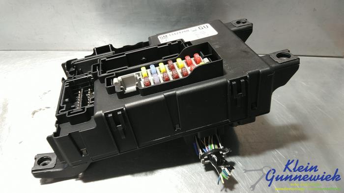Begagnade Säkringsbox Opel Corsa Pris € 76,00 Marginaltabell erbjuds av Klein Gunnewiek Autodemontage & Motorentechniek