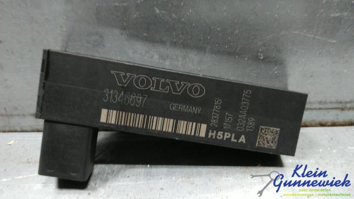 Używane Rózne Volvo XC60 Cena € 20,00 Procedura marży oferowane przez Klein Gunnewiek Autodemontage & Motorentechniek