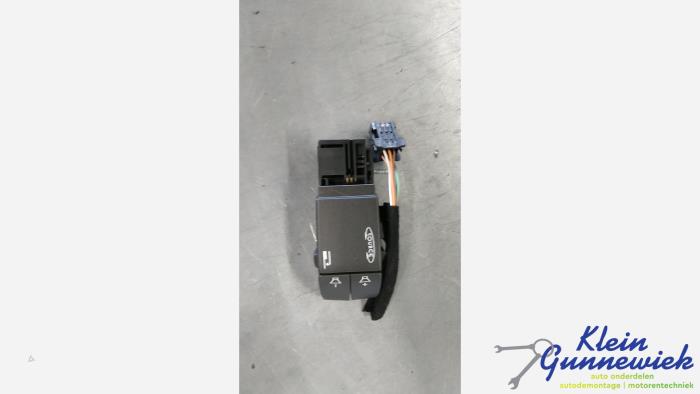 Używane Rózne Renault Twingo Cena € 15,00 Procedura marży oferowane przez Klein Gunnewiek Autodemontage & Motorentechniek