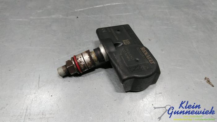 Begagnade Däcktryckssensor Renault Megane Pris € 16,00 Marginaltabell erbjuds av Klein Gunnewiek Autodemontage & Motorentechniek