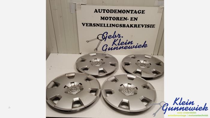 Gebrauchte Radkappe Opel Astra Preis € 45,00 Margenregelung angeboten von Klein Gunnewiek Autodemontage & Motorentechniek