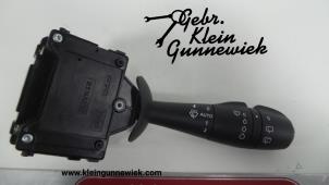 Used Wiper switch Renault Clio Price € 30,00 Margin scheme offered by Gebr.Klein Gunnewiek Ho.BV