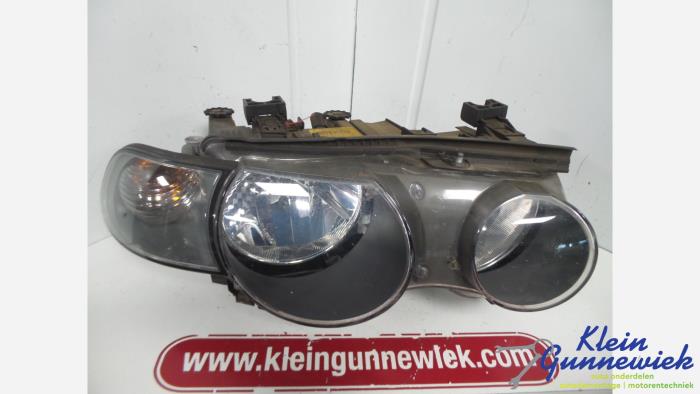 Używane Reflektor prawy BMW 3-Serie Cena € 59,00 Procedura marży oferowane przez Klein Gunnewiek Autodemontage & Motorentechniek